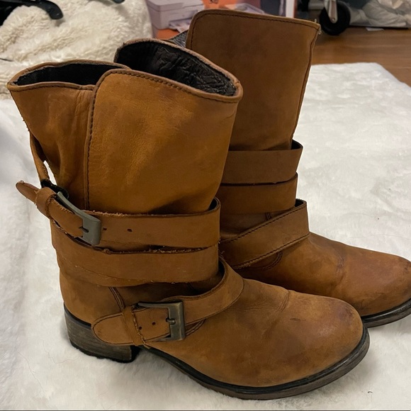 Steve Madden Brewzzer Cognac Leather Belted Mid-Calf Boots - Picture 9 of 11